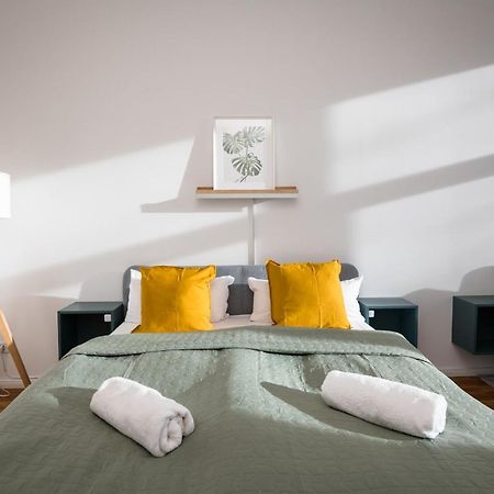 ברלין Sonnig & Helle Wohnung Alexanderplatz In 15Min Zu Erreichen, Herthastrasse Sehr Schoen Und Gross Fuer Gruppen Geeignet מראה חיצוני תמונה